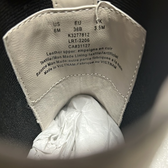 DKNY Womens Ivory Pull Tab Rick Round Toe Block Heel Slip On Leather Chelsea -6 - Picture 6 of 7